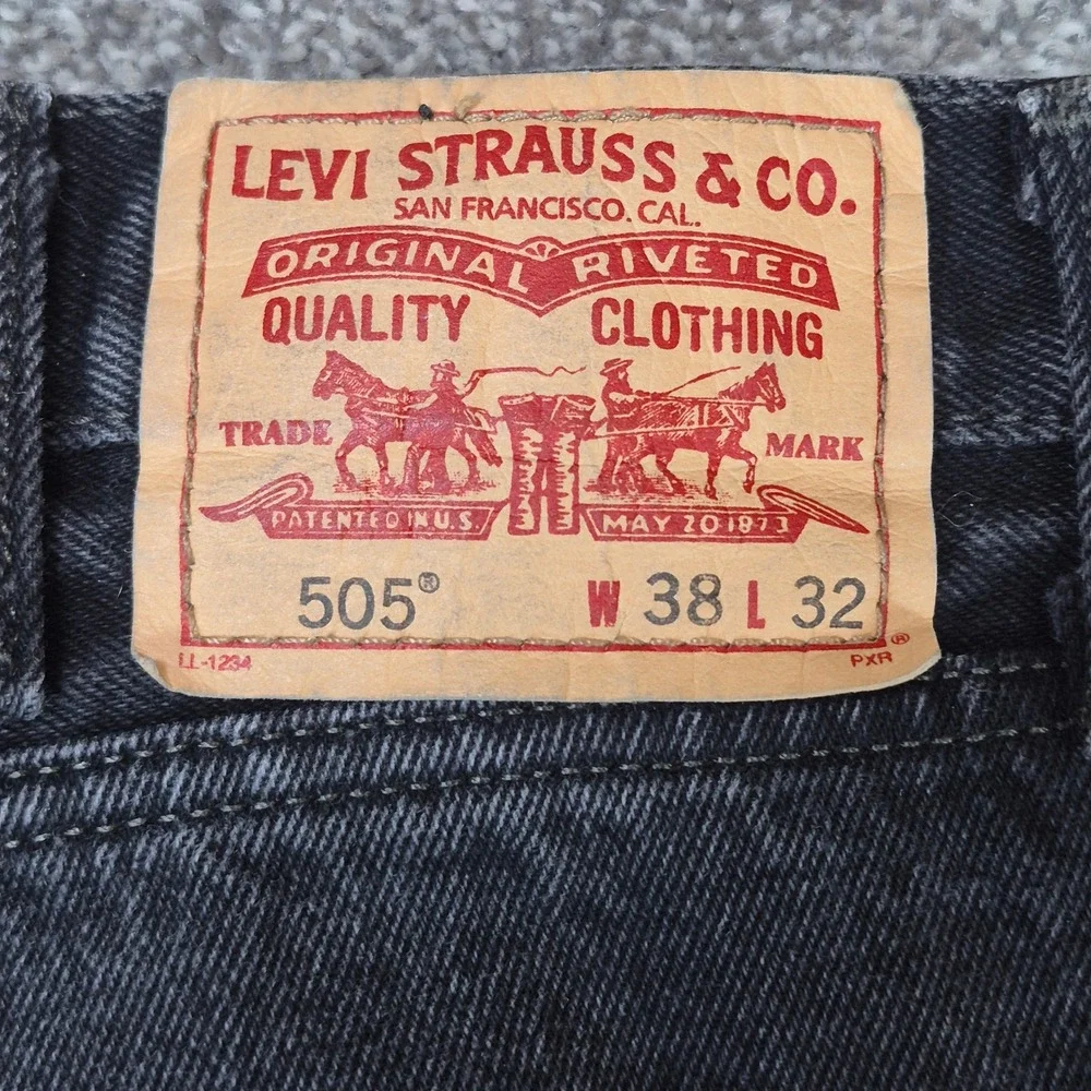 Levis minor fading